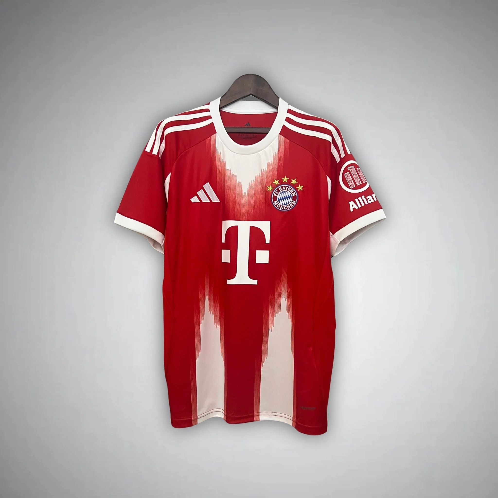 Bayern München 25-26 Home Kit